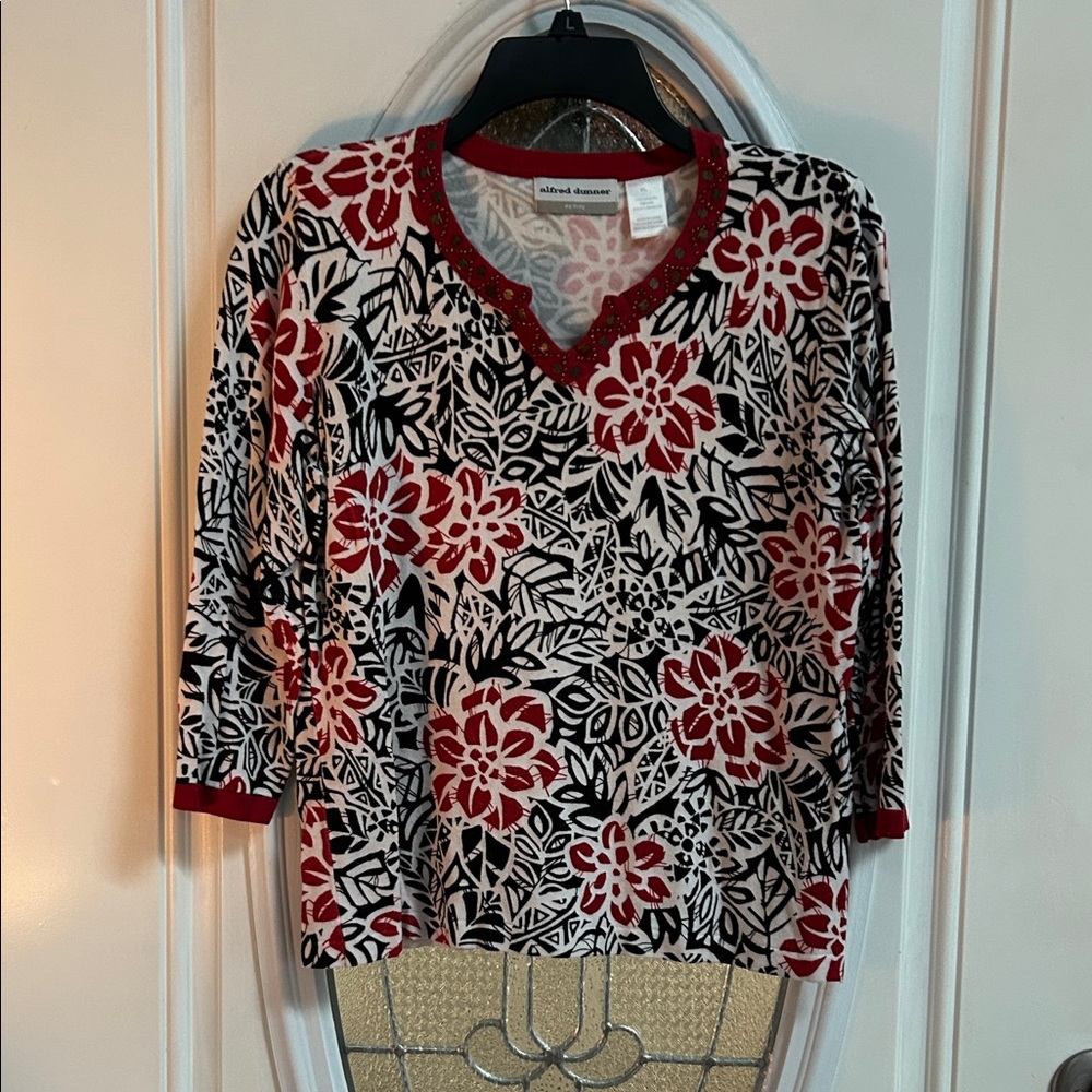 Alfred Dunner Red and Black Floral V-Neck Top